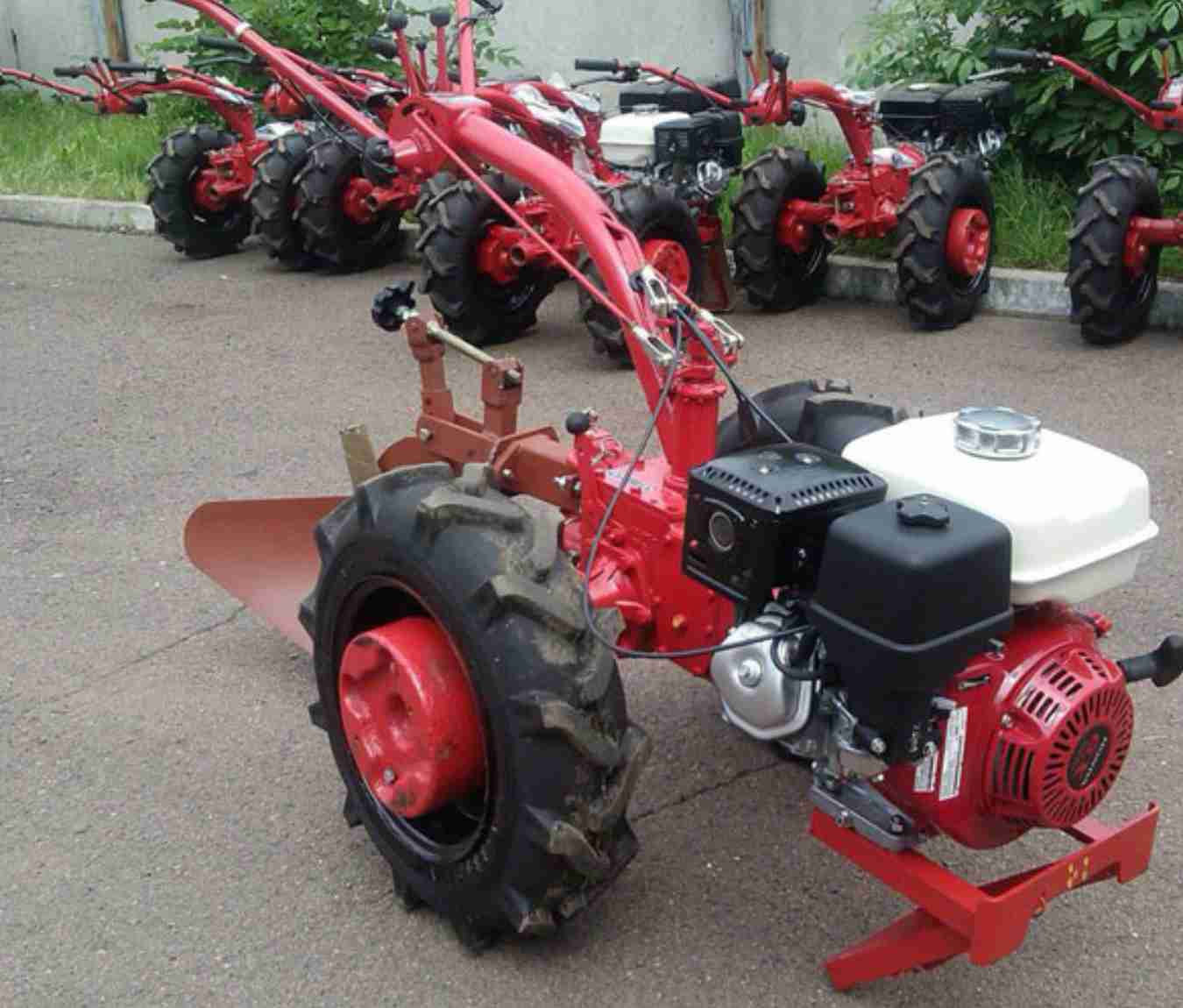 Мотоблок саз беларус 09н. Мтз 05. Мотоблок мтз мотоблок беларус 09w. Мотоблок беларус 09н комплектация. Мотоблок мтз 06 1996.