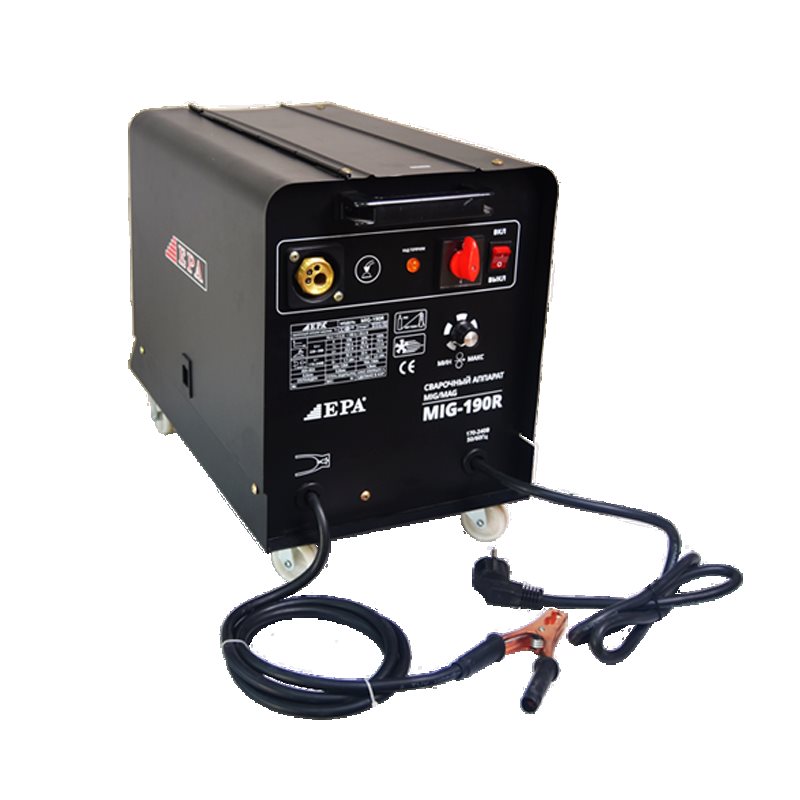 Koltuk kiygan mushukning yaqindan korinishi